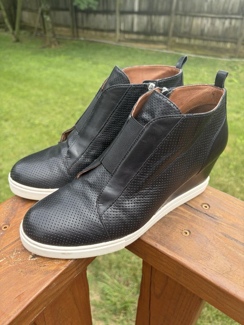 Linea Paolo Felicia Wedge Sneakers Black Leather Side Zip Shoes Womens Size 9